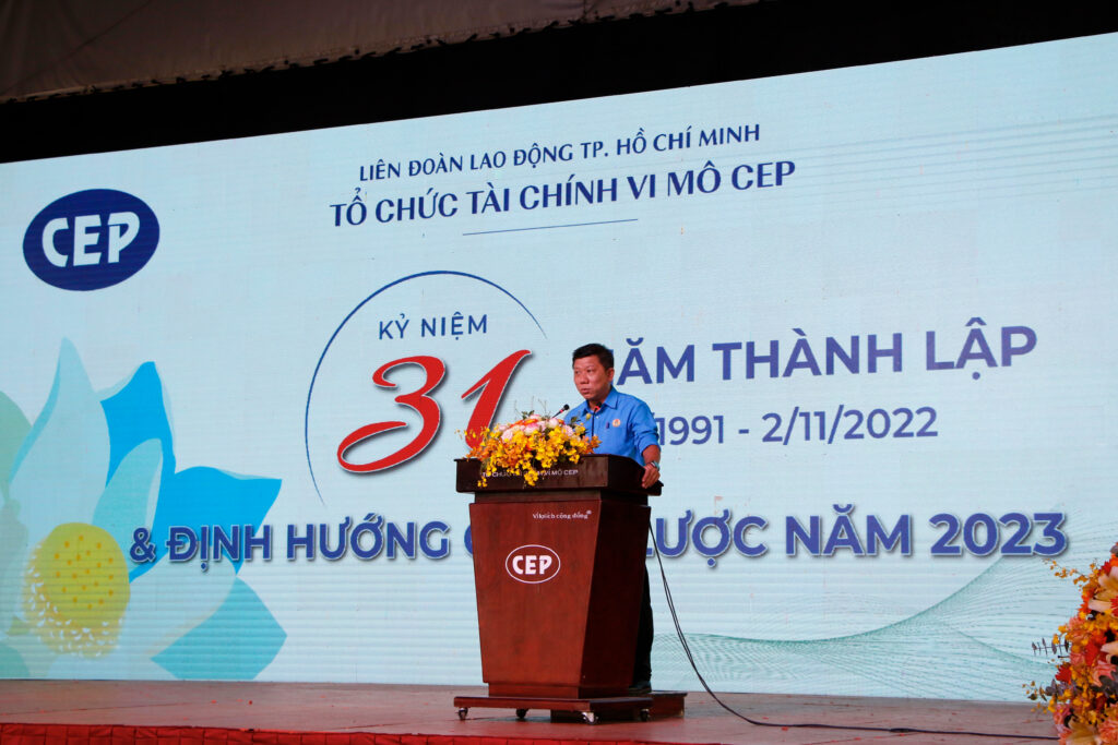 Mr. Tran Doan Trung - representative of HCM City Labor Federation gave a speech at the ceremony